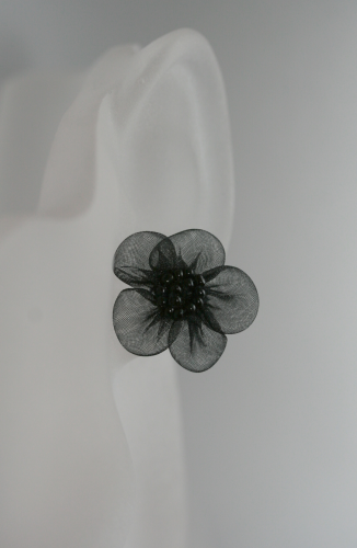 Blüten Ohrstecker, Schwarz 26mm